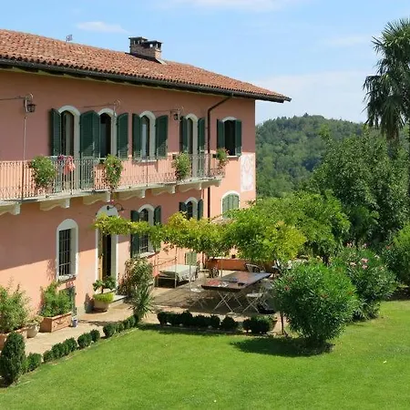 Vadonia Sleeps 12 Pool Wifi Semesterbostad
