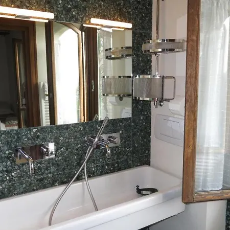 Semesterbostad Vadonia Sleeps 12 Pool Wifi