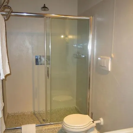 Semesterbostad Vadonia Sleeps 12 Pool Wifi Piea